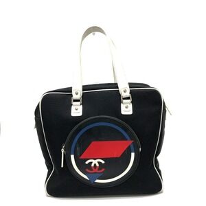 CHANEL Black Shoulder Bag